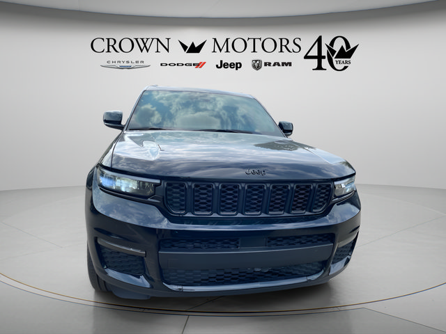 Used 2024 Jeep Grand Cherokee L Limited w/ Black Appearance Package AWD/4WD image 7