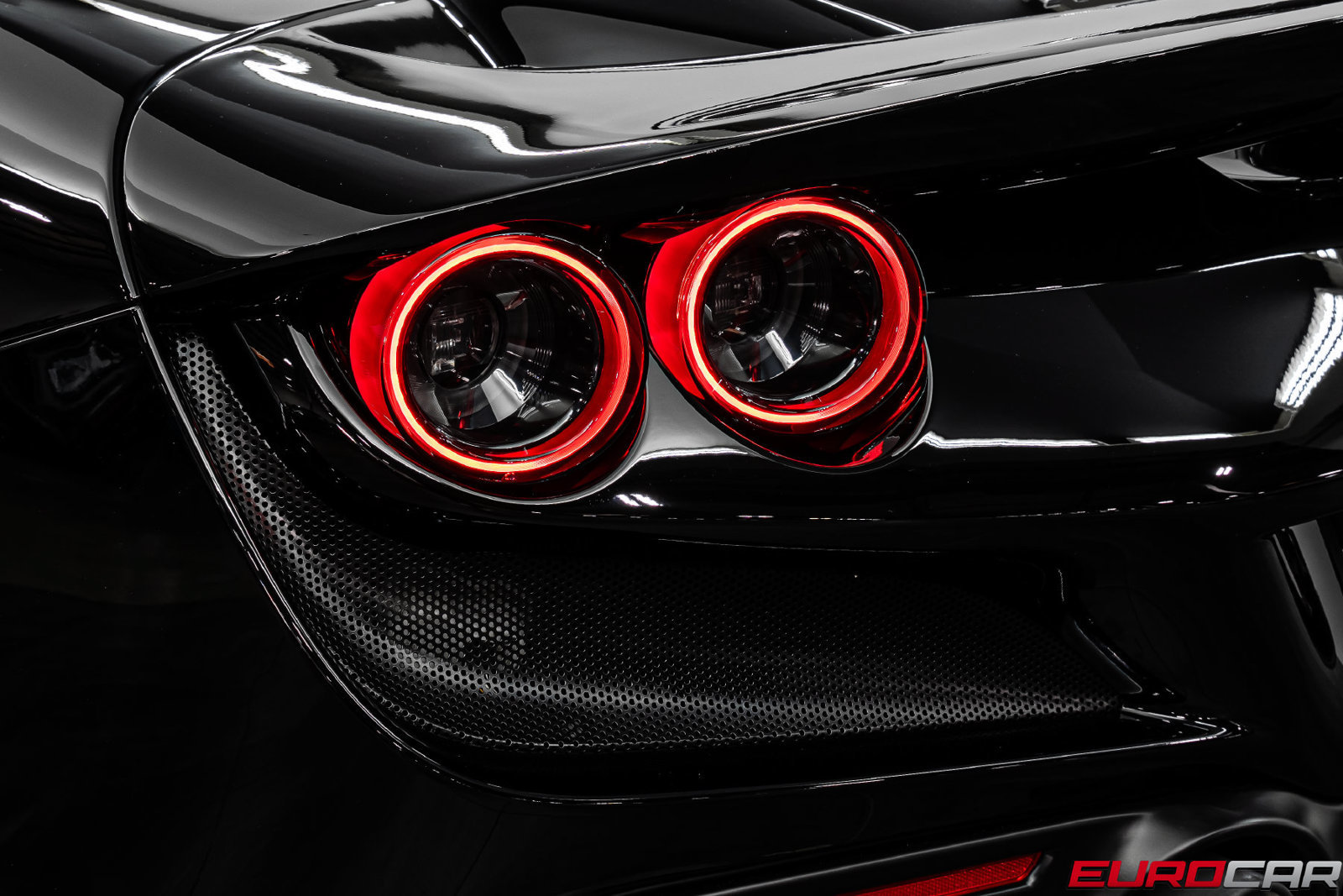 Used 2022 Ferrari F8 Tributo RWD image 21