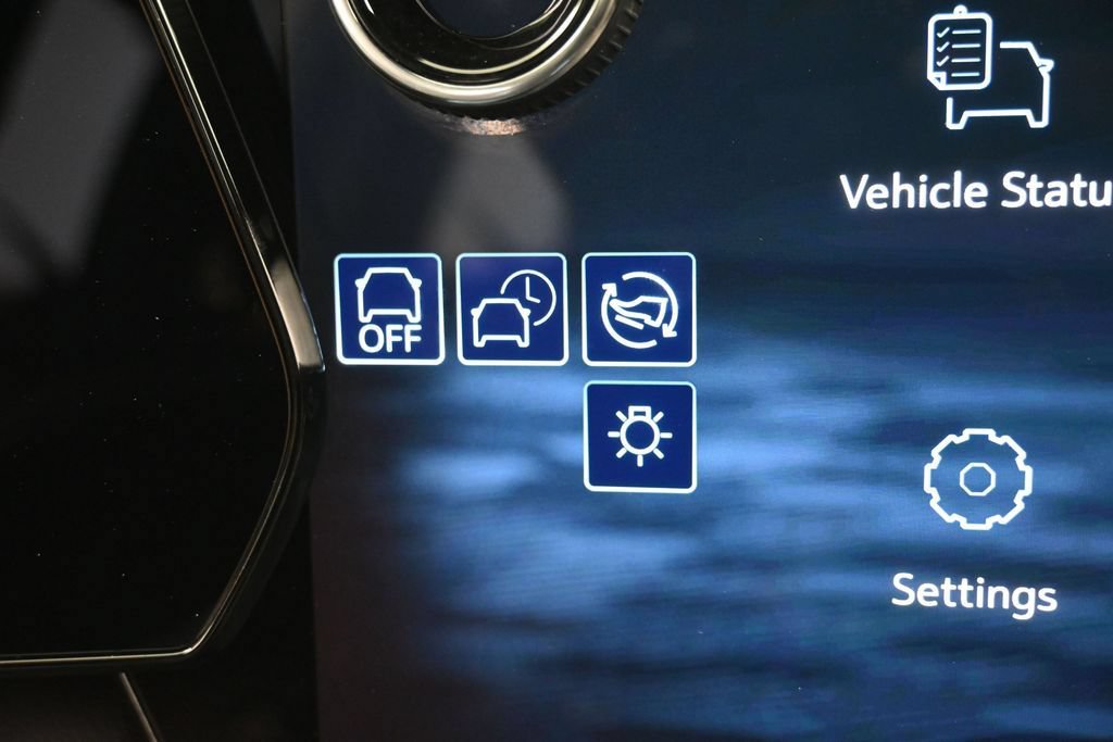 Used 2024 Chevrolet Equinox EV RS FWD image 26