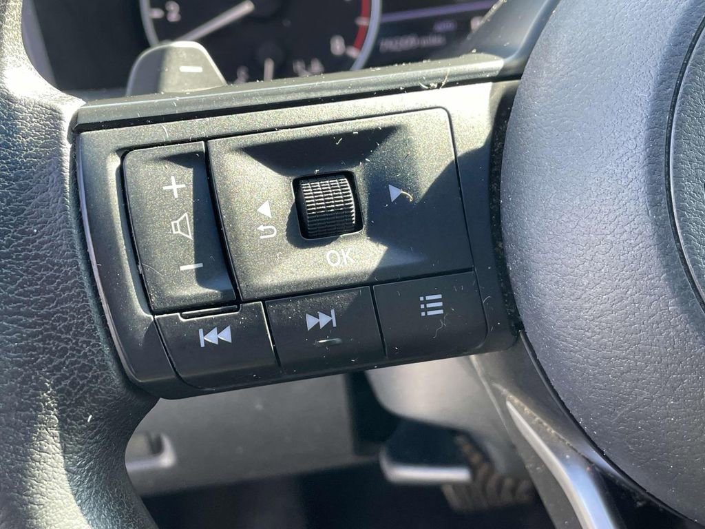 Used 2023 Nissan Rogue S AWD/4WD image 19