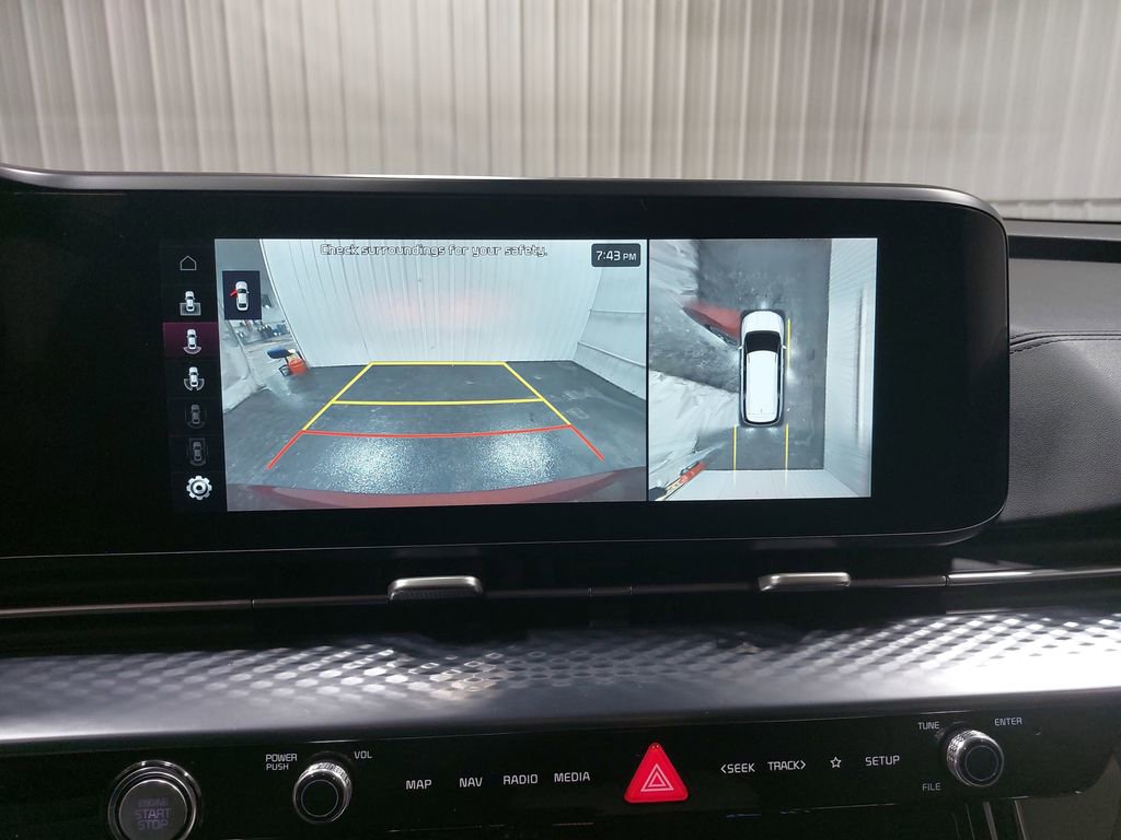 Used 2023 Kia Carnival SX Prestige image 42