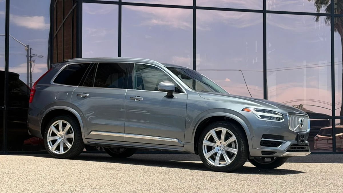 Used 2017 Volvo XC90 T8 Inscription w/ Luxury Package AWD/4WD image 19
