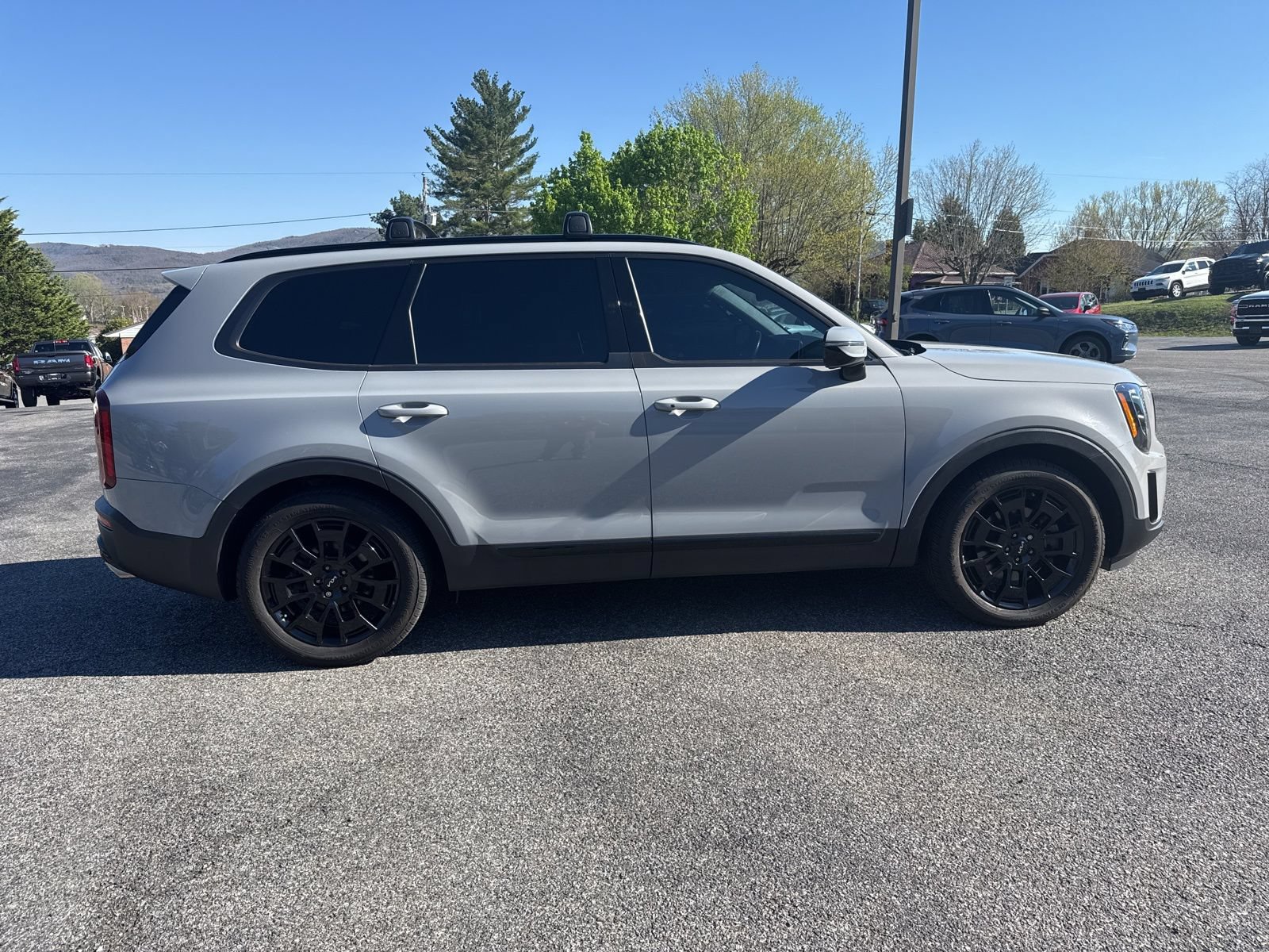 Used 2022 Kia Telluride SX w/ SX Prestige Package AWD/4WD image 6