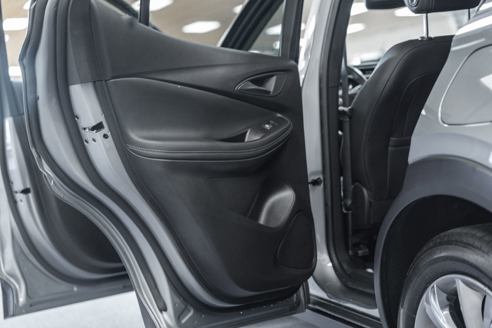 Used 2023 Buick Encore GX Essence w/ Experience Buick Package image 40