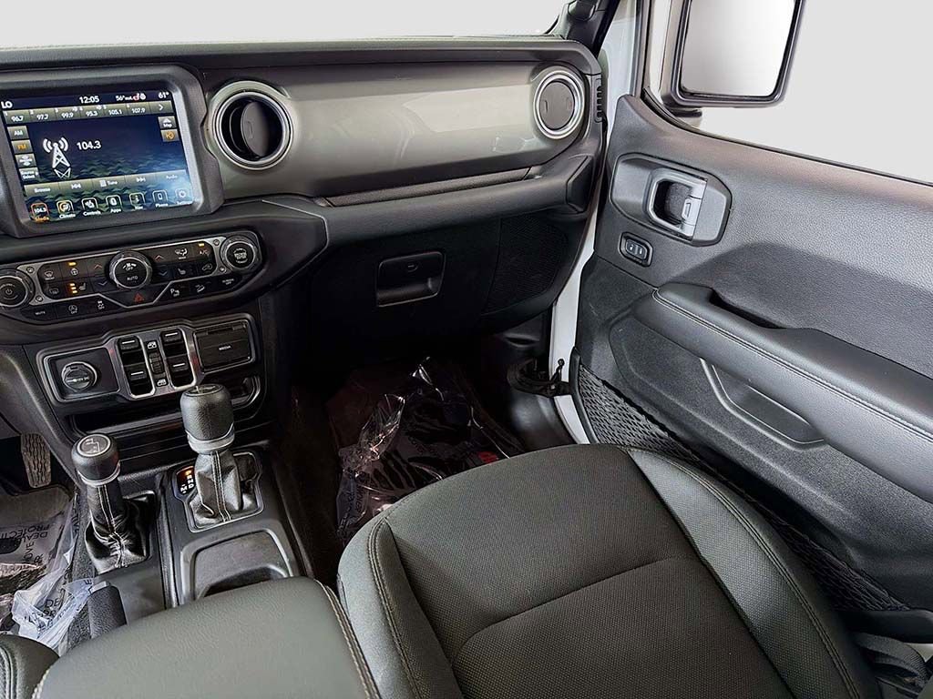 Used 2021 Jeep Wrangler Unlimited Sahara w/ Uconnect 4C Nav & Sound Group image 26