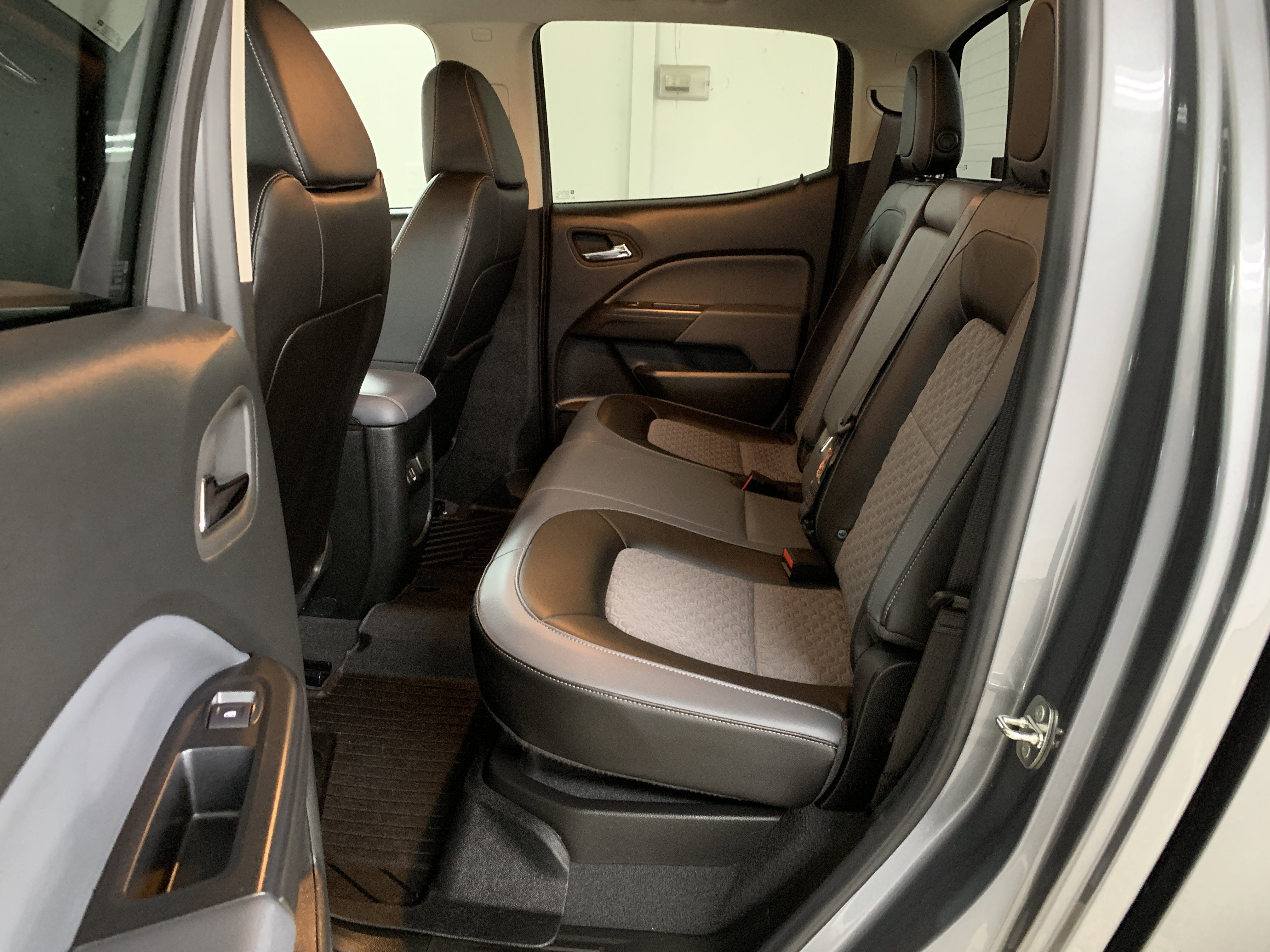 Used 2022 Chevrolet Colorado Z71 image 37