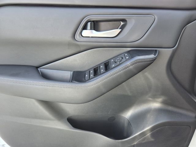 Used 2026 Nissan Rogue SV w/ Cold Weather Package FWD image 26