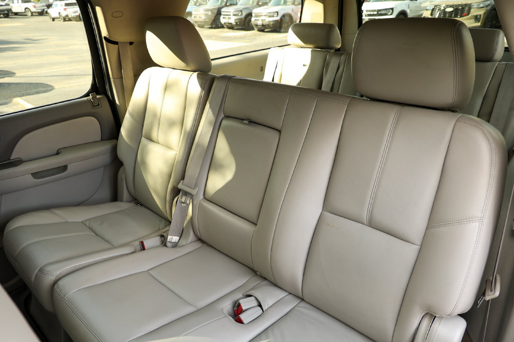 Used 2011 Chevrolet Suburban LT AWD/4WD image 32