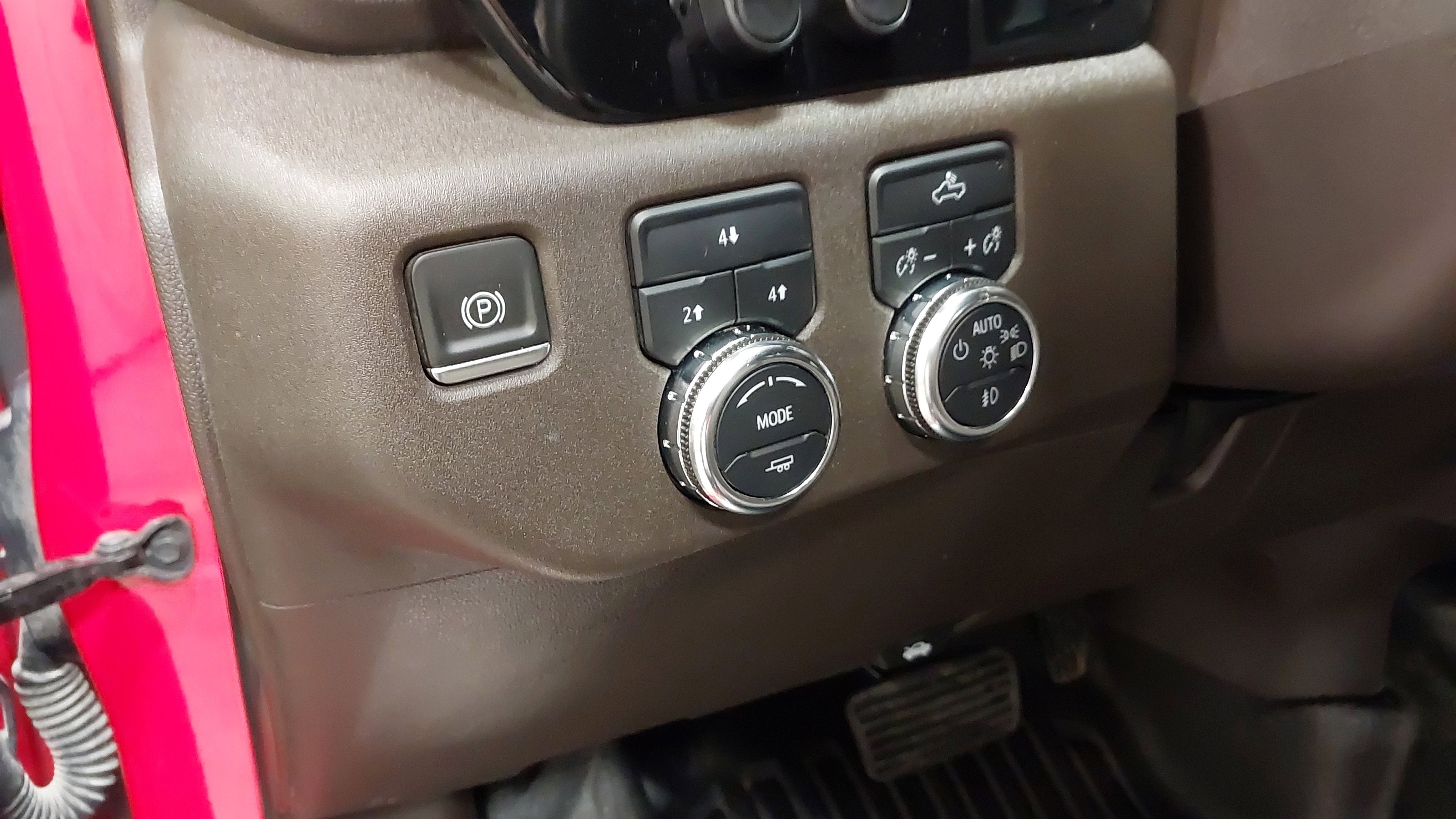 Used 2024 GMC Sierra 3500 SLE w/ SLE Convenience Package image 23