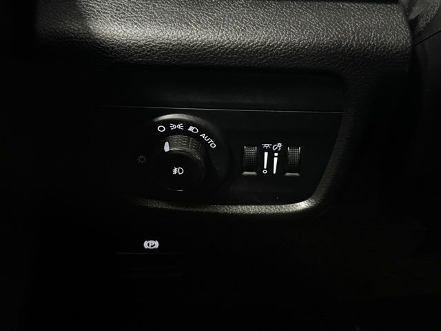 Used 2023 Jeep Grand Cherokee L Limited image 34