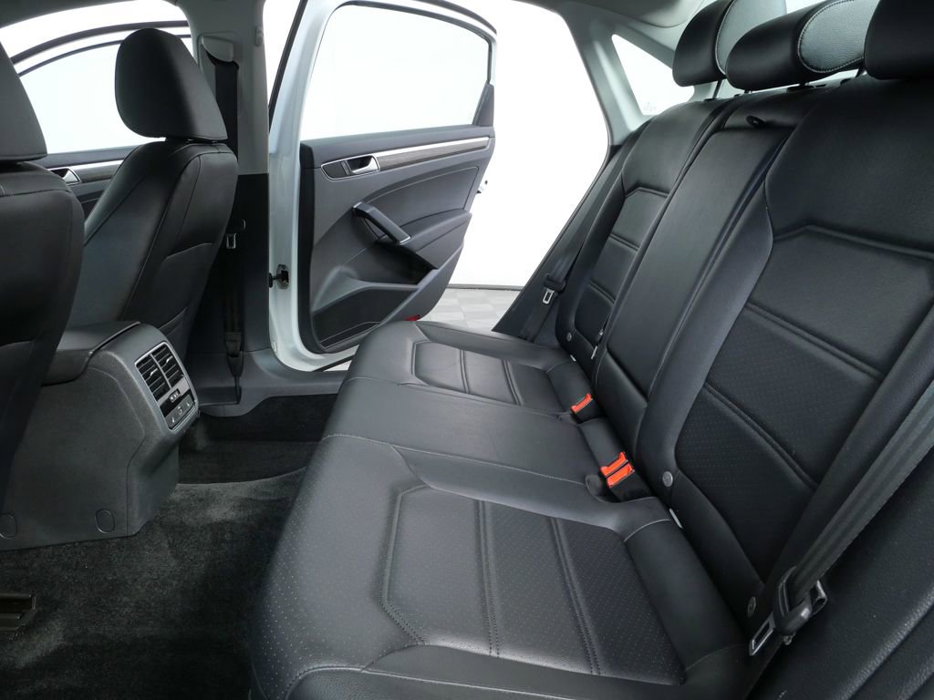 Used 2016 Volkswagen Passat 1.8T SE image 16