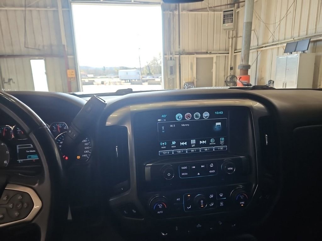 Used 2018 Chevrolet Silverado 1500 LT w/ Texas Edition image 4