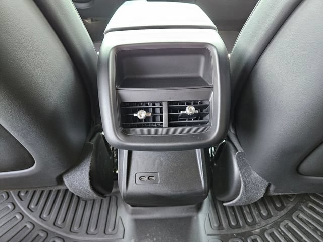 Used 2024 Cadillac Lyriq Tech AWD/4WD image 11