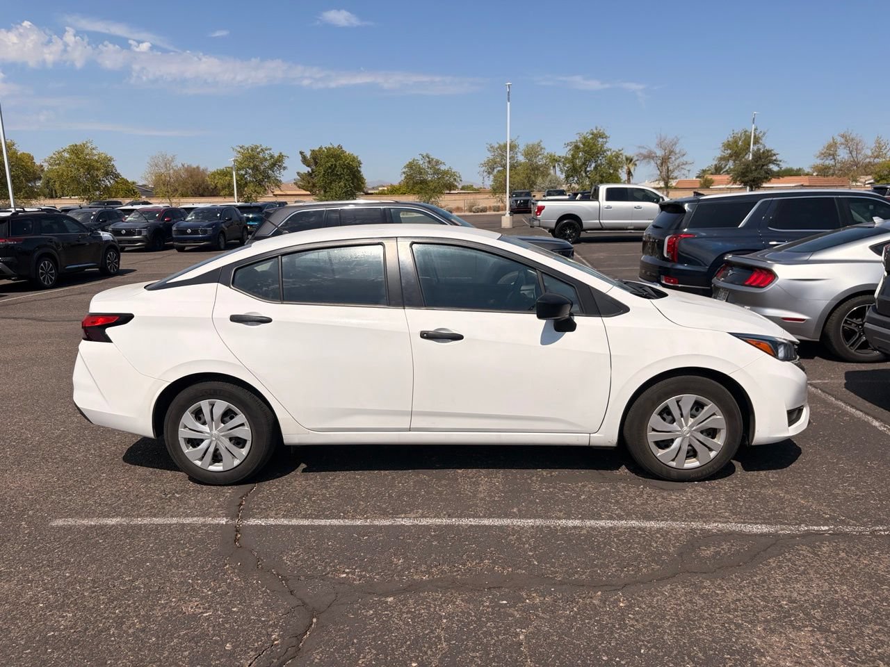 Used 2024 Nissan Versa S FWD image 4