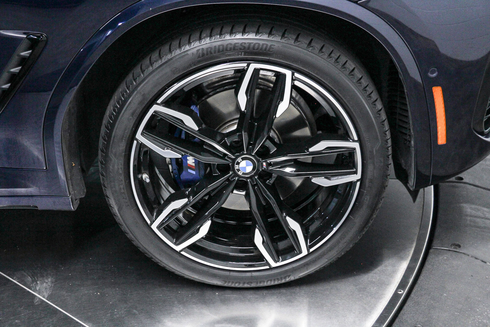 New 2025 BMW X4 M40i AWD/4WD image 9