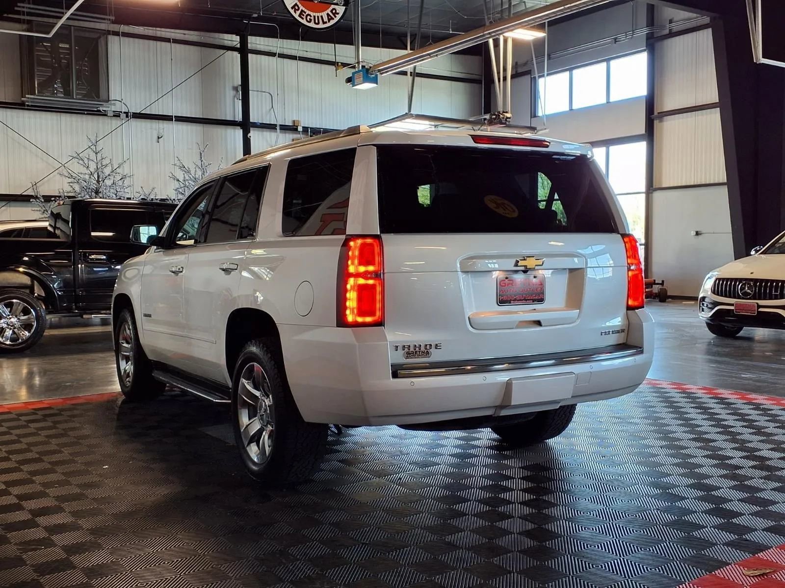 Used 2020 Chevrolet Tahoe Premier AWD/4WD image 4