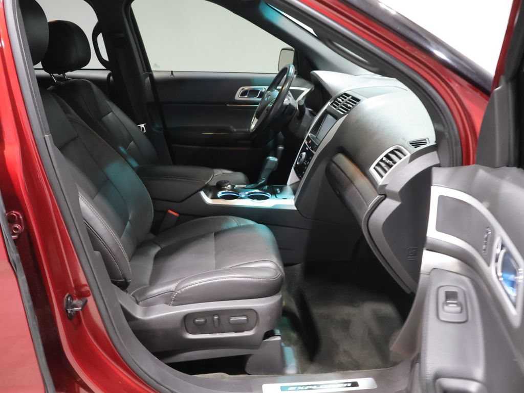 Used 2015 Ford Explorer Sport w/ Equipment Group 401A AWD/4WD image 23