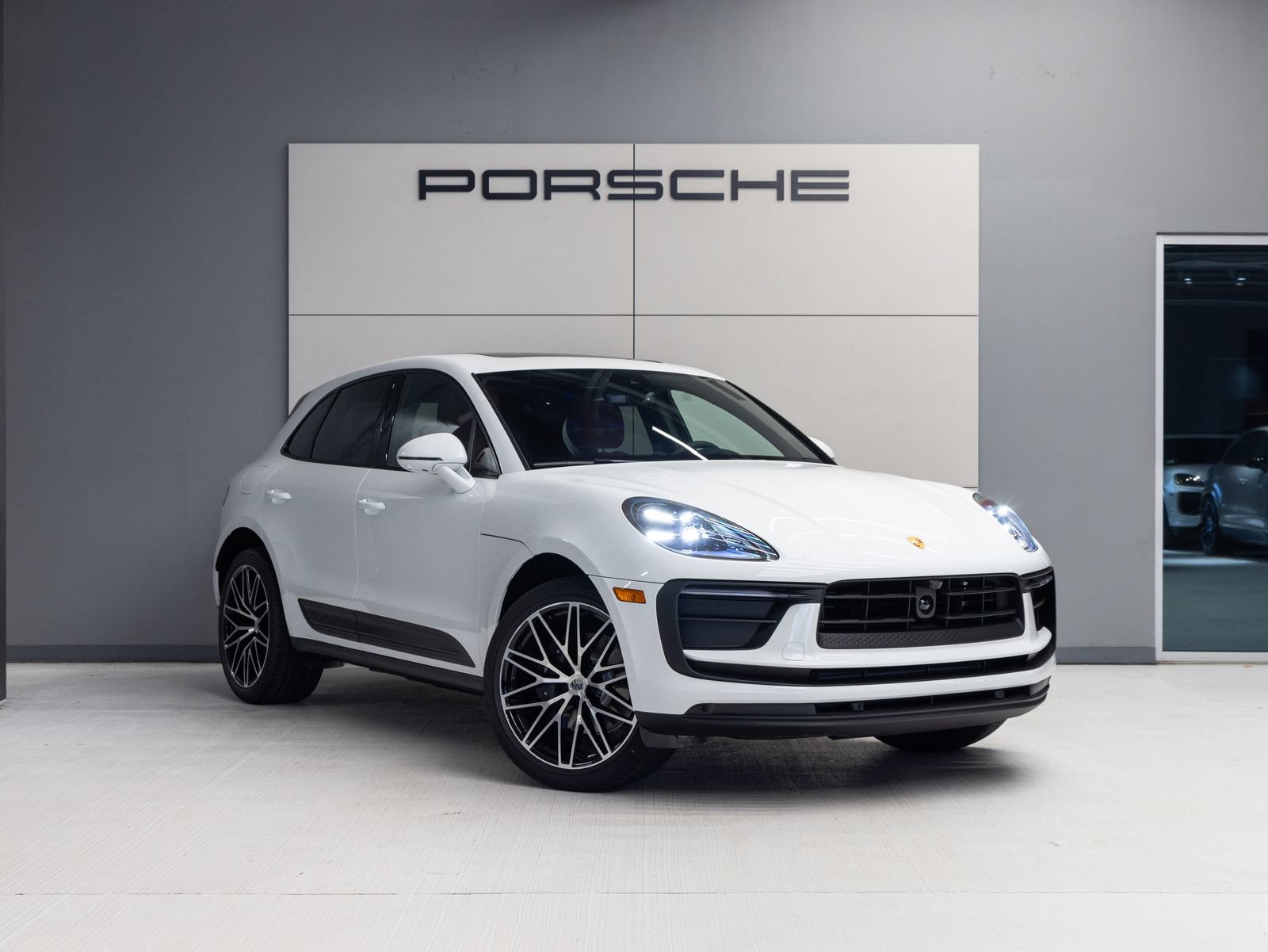 New 2026 Porsche Macan AWD/4WD image 9