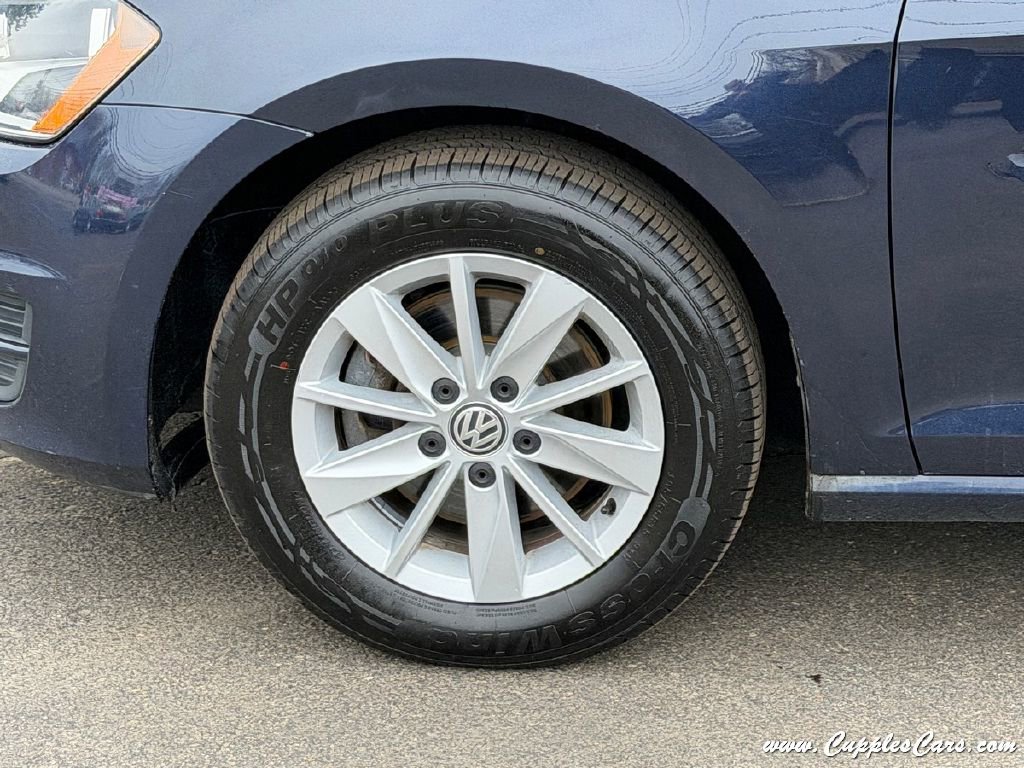 Used 2016 Volkswagen Golf S image 44
