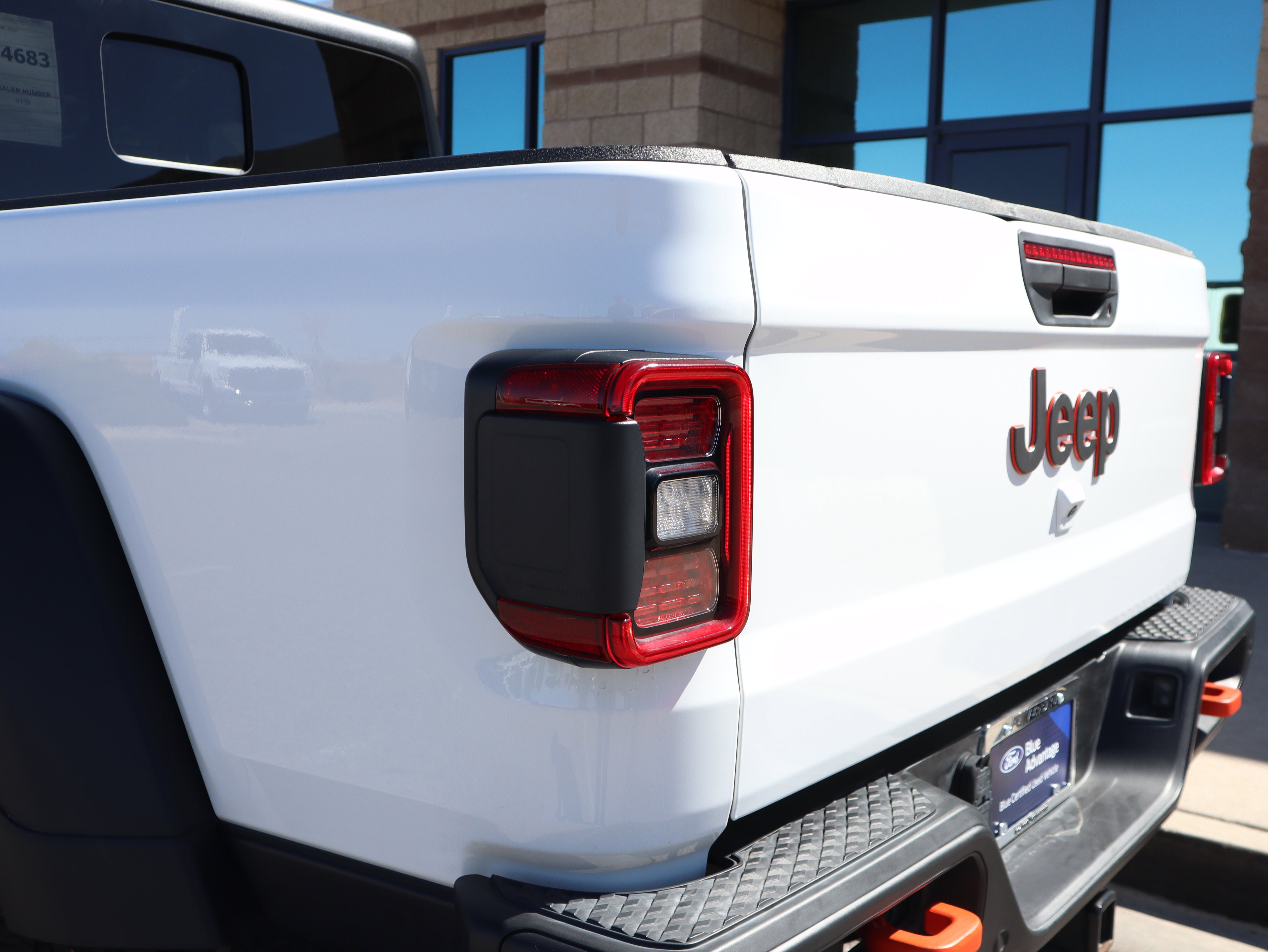 Used 2023 Jeep Gladiator Mojave w/ Cold Weather Group AWD/4WD image 18