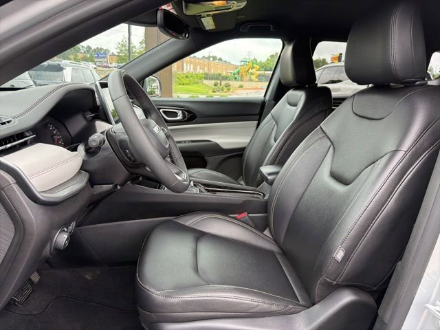 Used 2025 Jeep Compass Limited AWD/4WD image 22