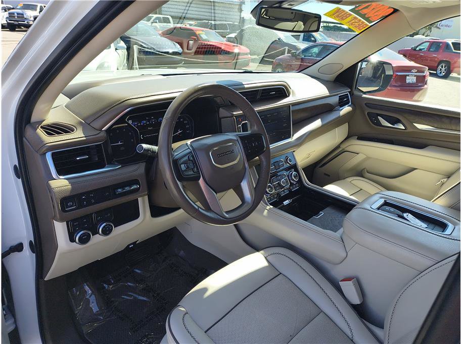Used 2021 GMC Yukon Denali w/ LPO, Illumination Package image 5