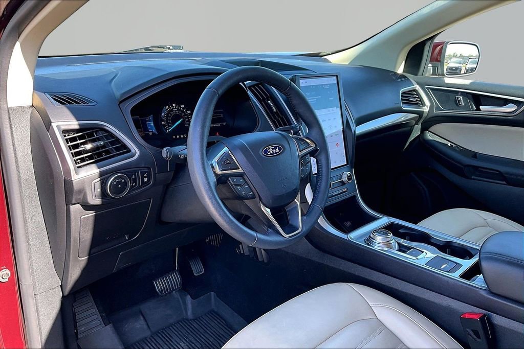 Certified 2024 Ford Edge SEL w/ Convenience Package AWD/4WD image 14