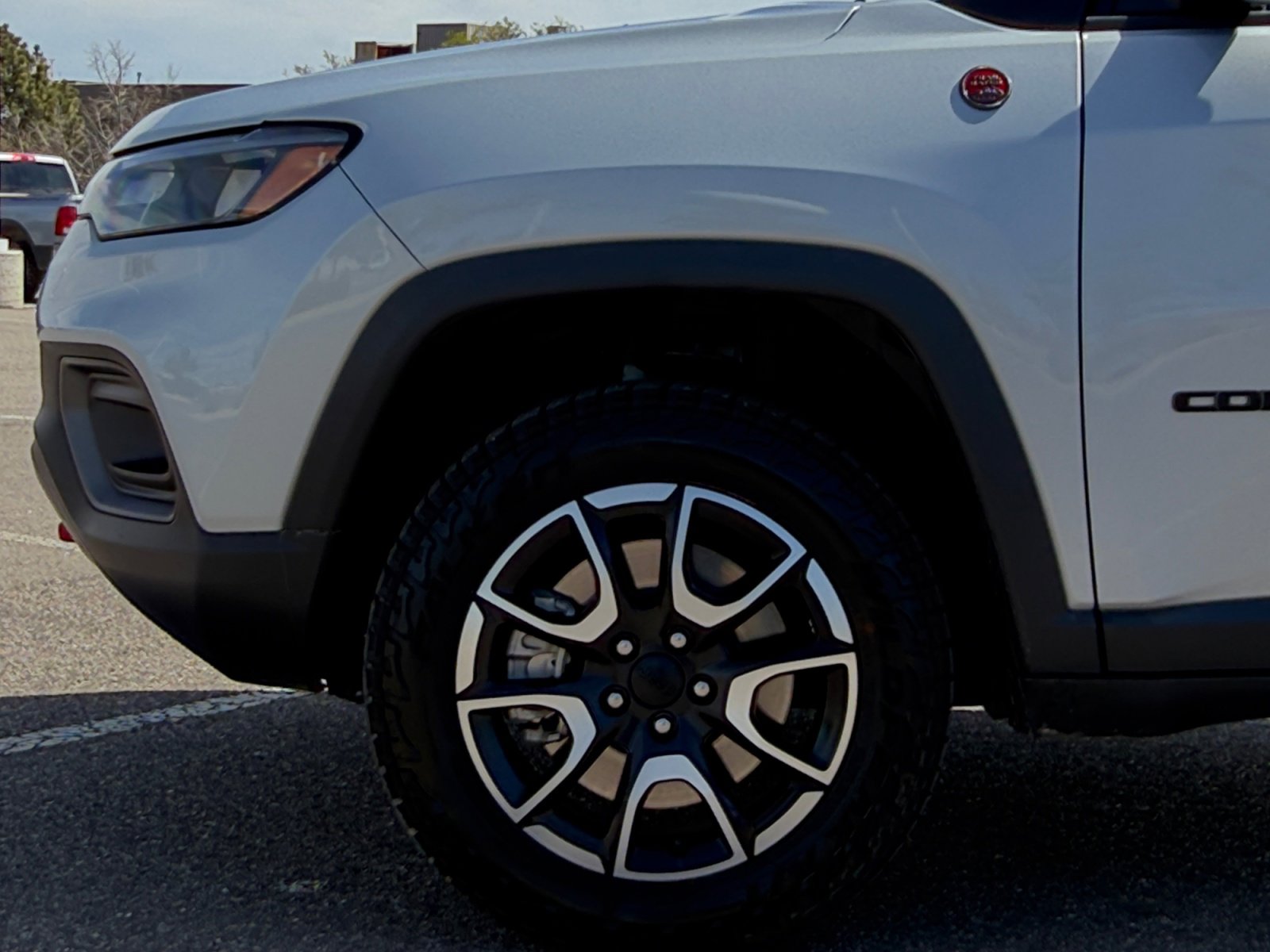 Used 2024 Jeep Compass Trailhawk AWD/4WD image 10