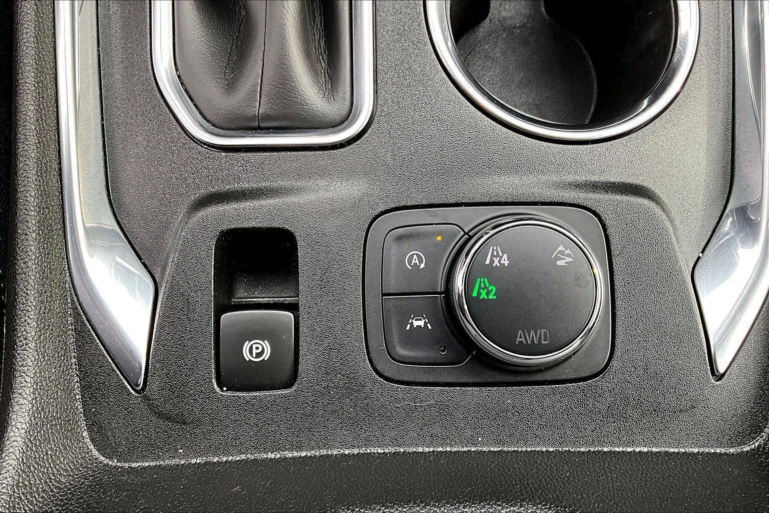 Used 2023 Chevrolet Traverse LT w/ Midnight/Sport Edition image 37