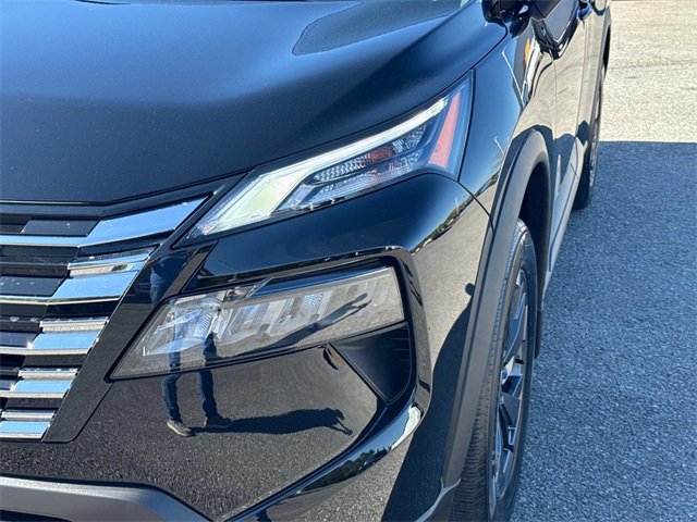 New 2026 Nissan Rogue SV image 10