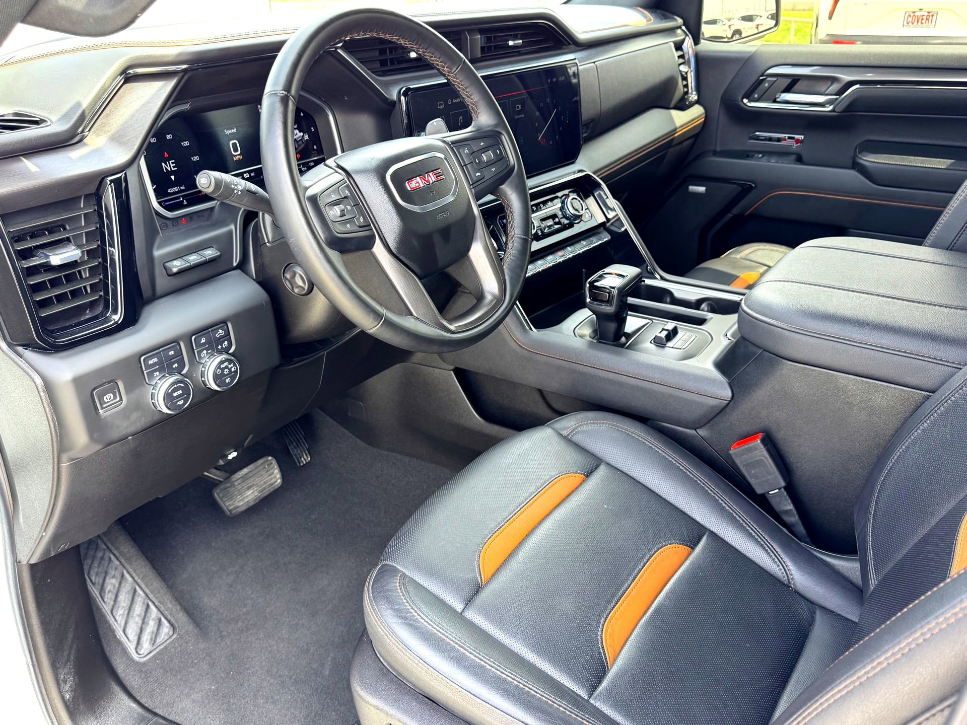 Used 2024 GMC Sierra 1500 AT4 w/ Technology Package AWD/4WD image 11