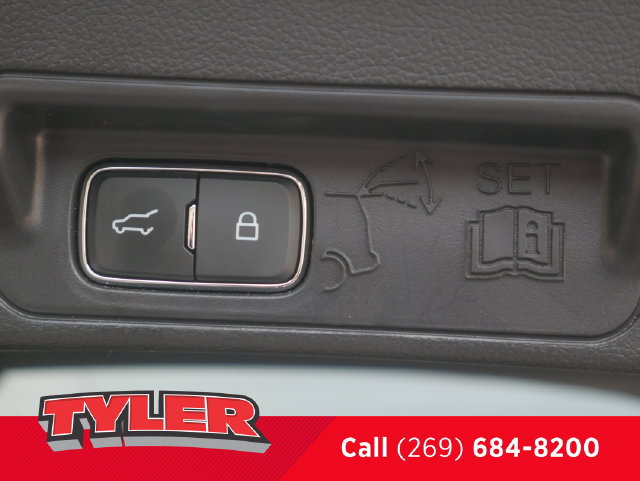 Used 2025 Ford Explorer ST AWD/4WD image 17