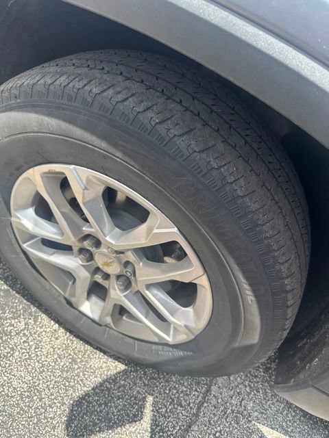 Used 2021 Chevrolet Traverse LS FWD image 10