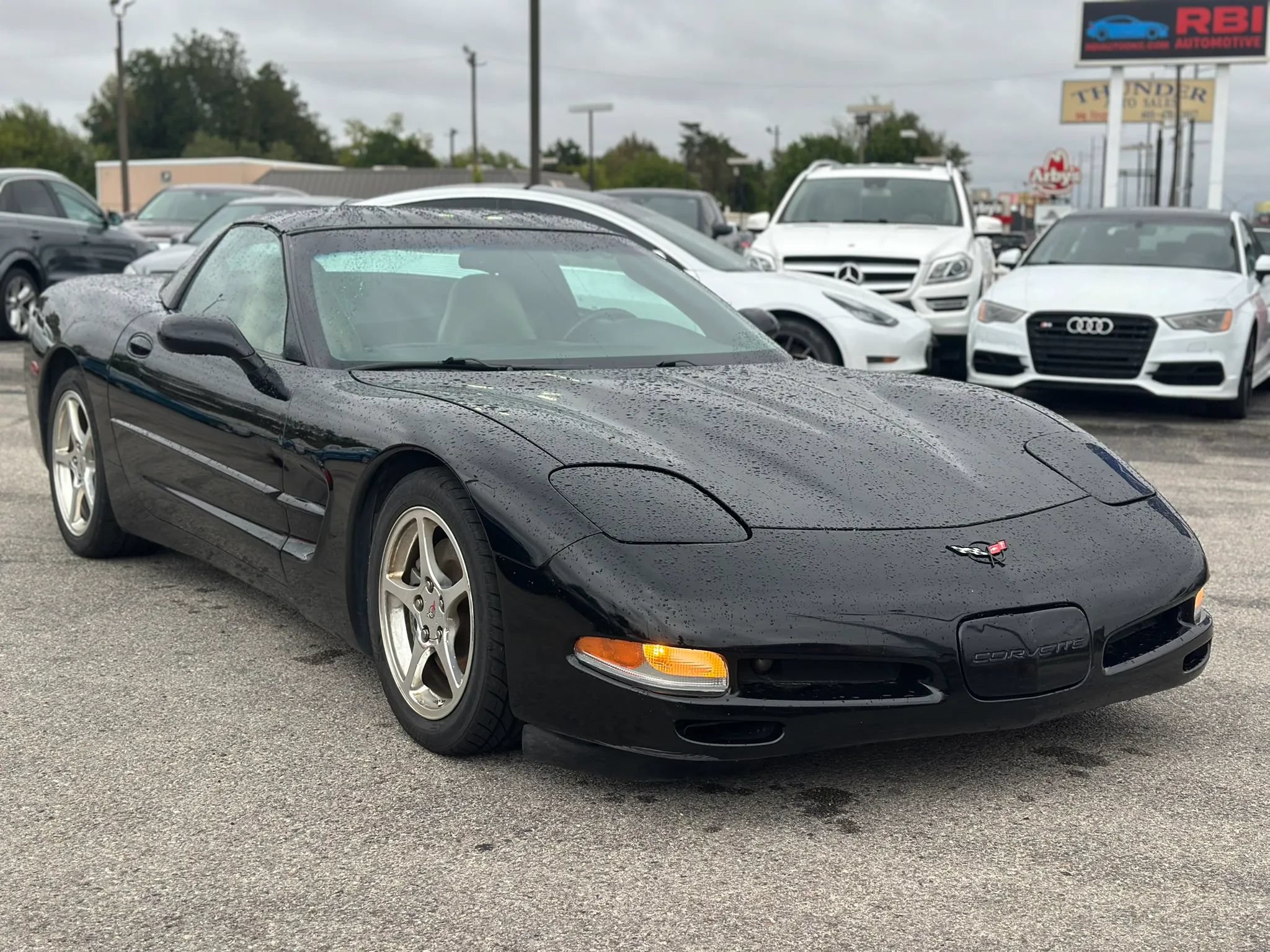 Used 2004 Chevrolet Corvette Coupe RWD image 3