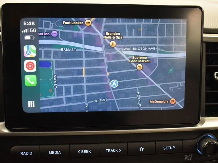 Used 2025 Hyundai Venue SEL image 32