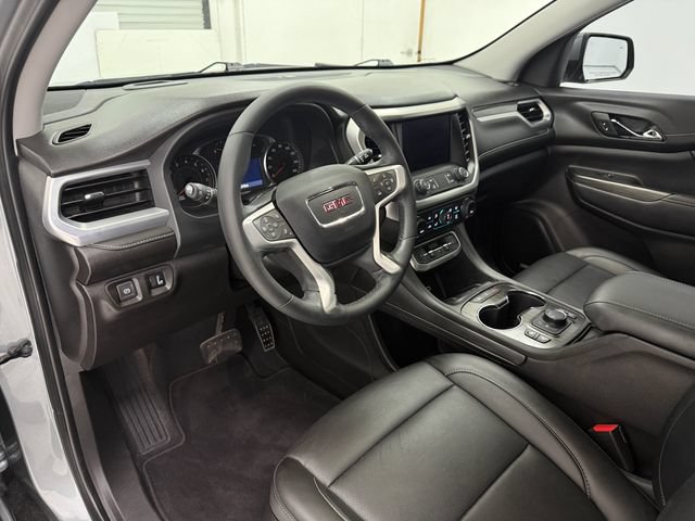 Used 2023 GMC Acadia SLT w/ Preferred Package FWD image 8
