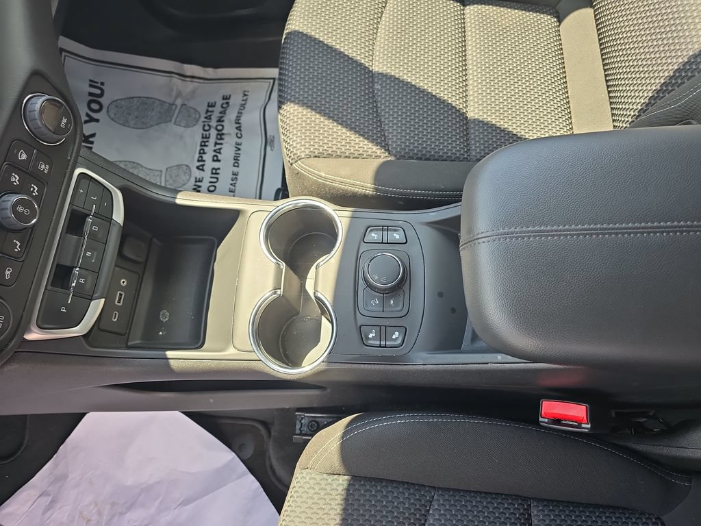 Used 2024 GMC Terrain SLE w/ Driver Convenience Package FWD image 51