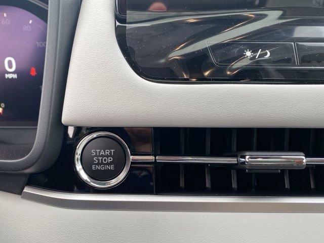 New 2025 Mitsubishi Outlander SE image 36