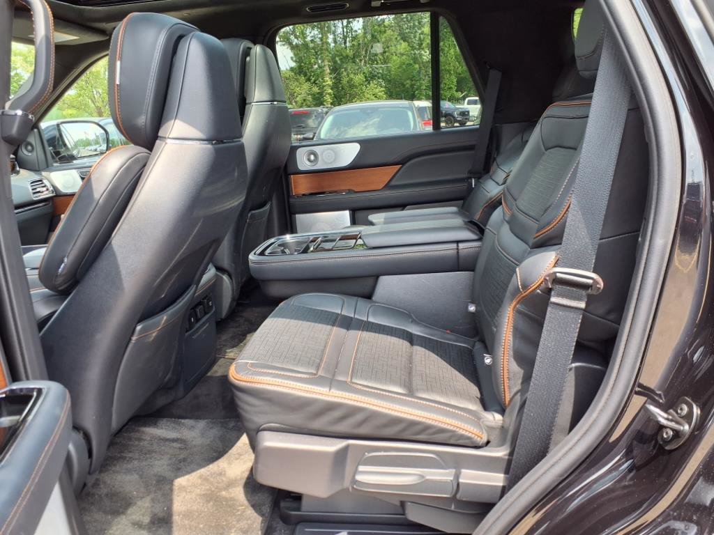 Used 2024 Lincoln Navigator Black Label image 14