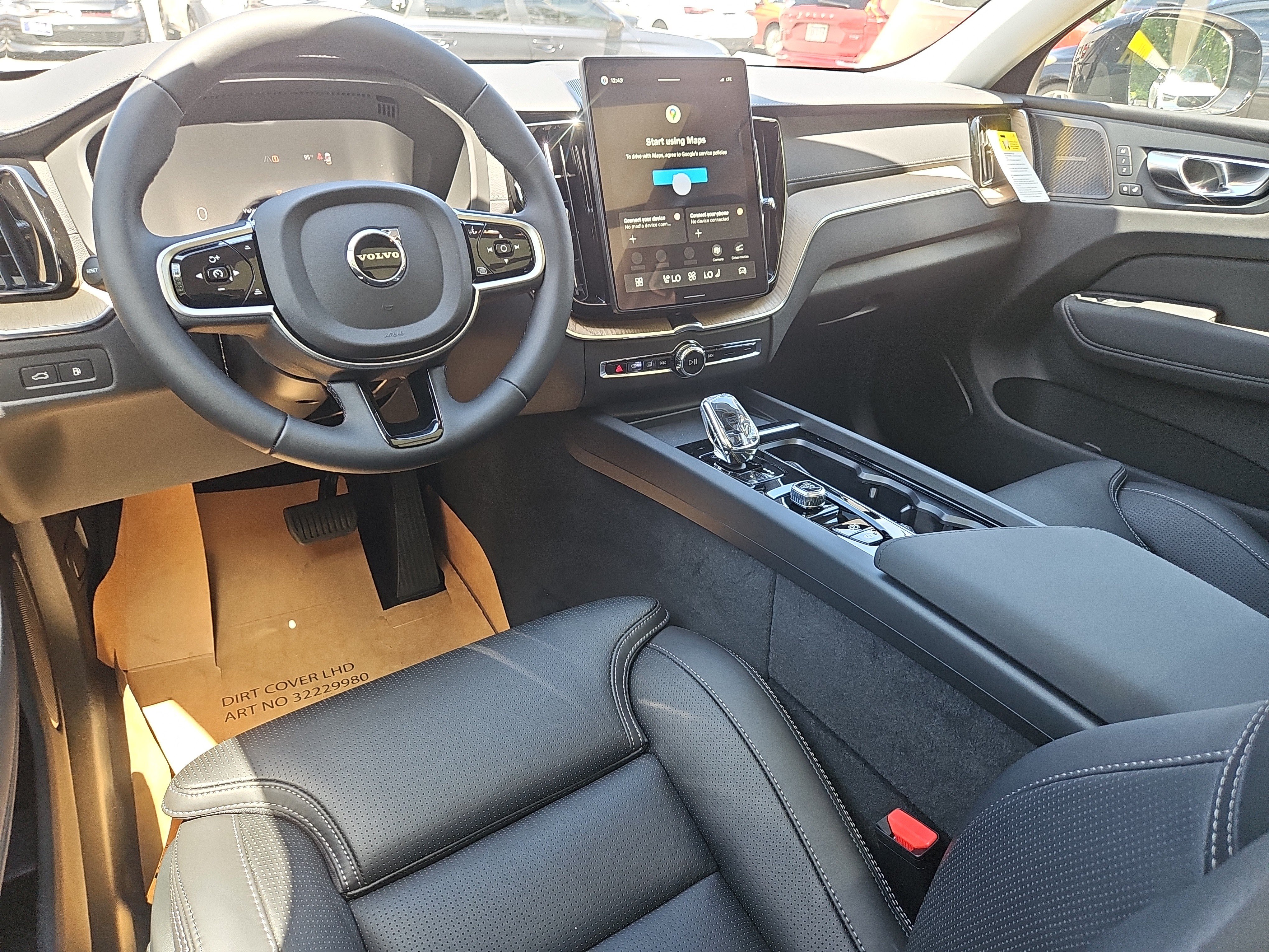 New 2026 Volvo XC60 T8 Ultra w/ Protection Package Premier AWD/4WD image 3