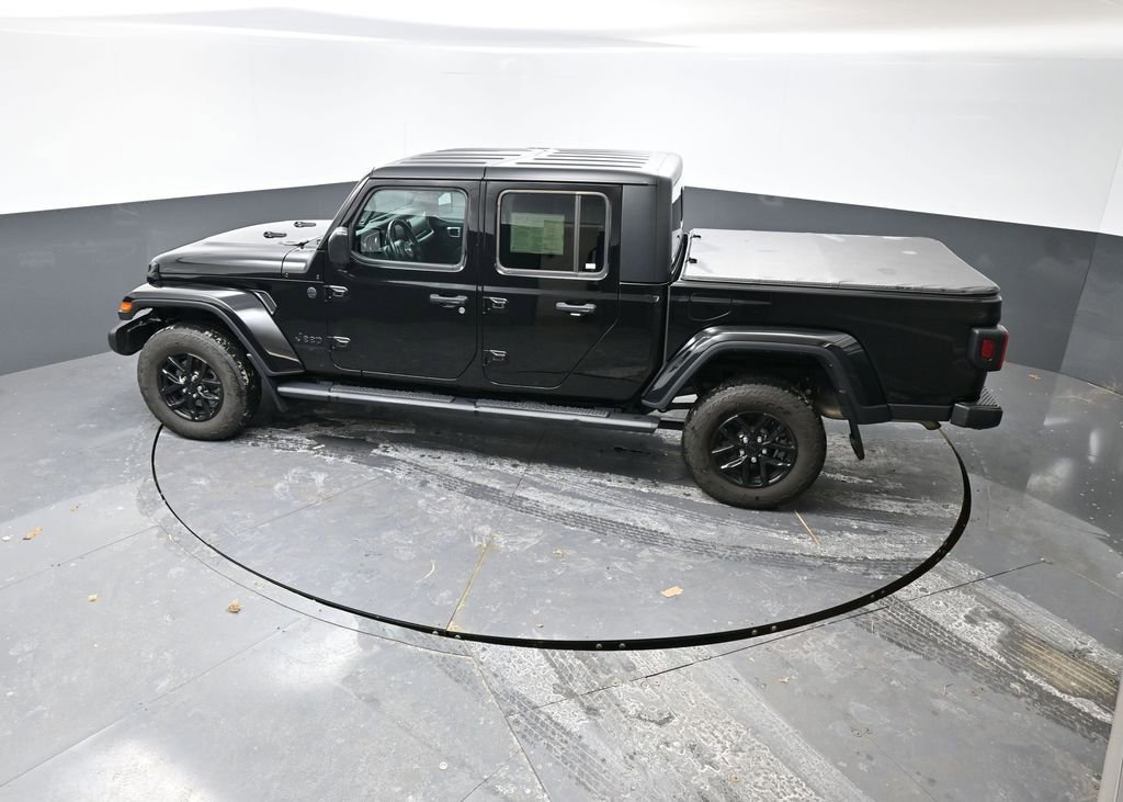 Used 2023 Jeep Gladiator Sport image 46