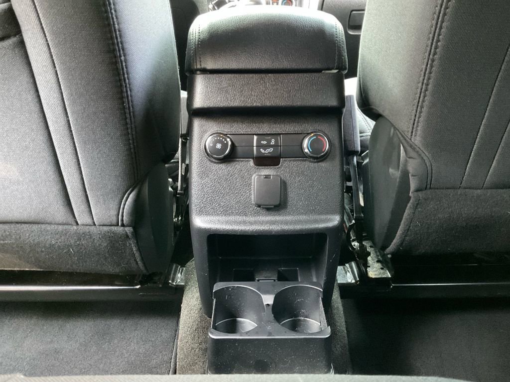 Used 2018 Ford Explorer XLT image 22