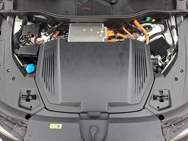 Used 2024 Audi Q8 e-tron Prestige w/ Prestige Package image 33