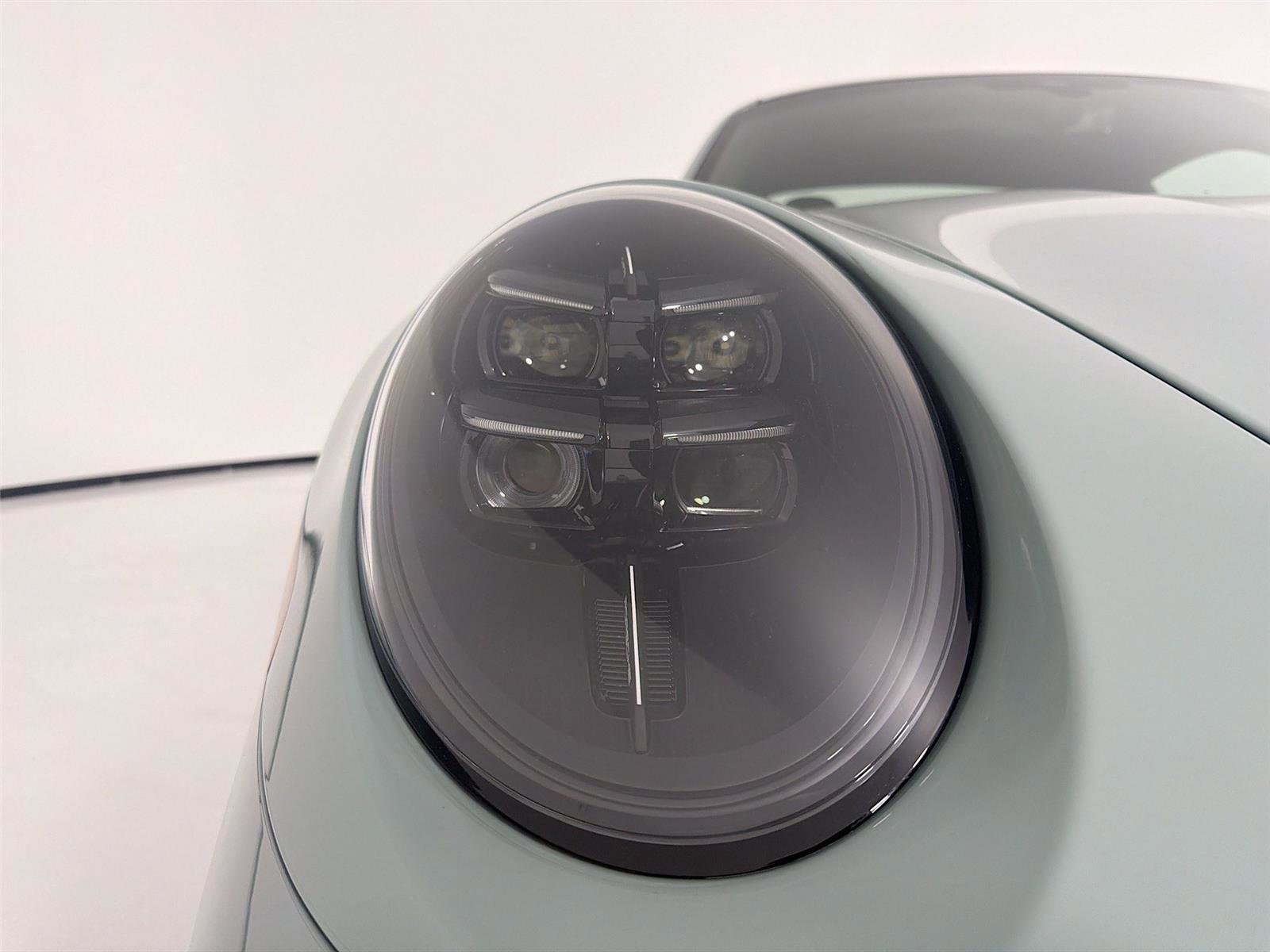 Certified 2025 Porsche 911 Carrera 4 GTS image 25