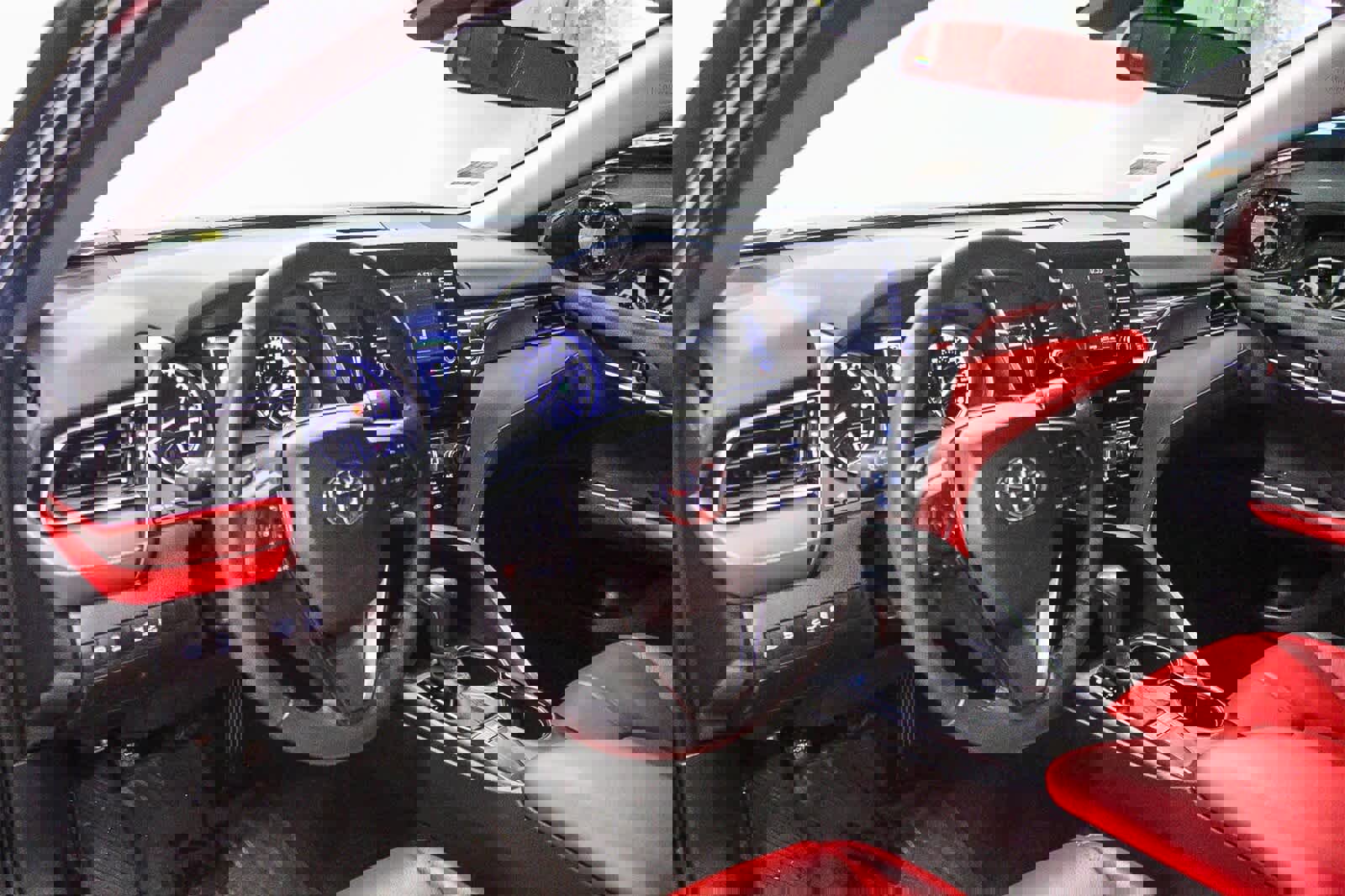 Used 2023 Toyota Camry SE image 18