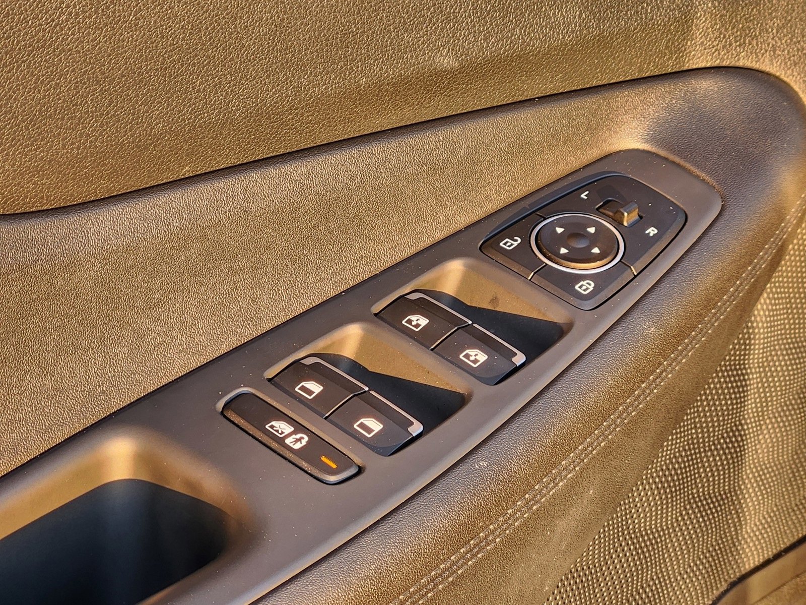 Used 2023 Hyundai Santa Fe SEL image 12