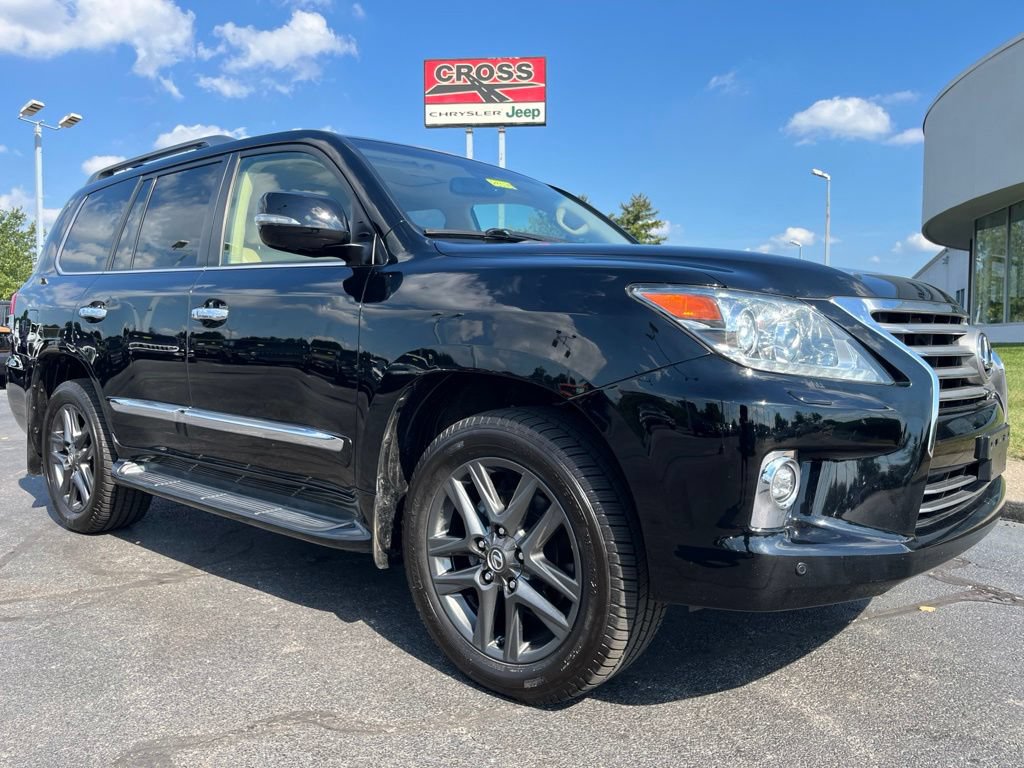 Used 2014 Lexus LX 570 4WD w/ Luxury Package image 52