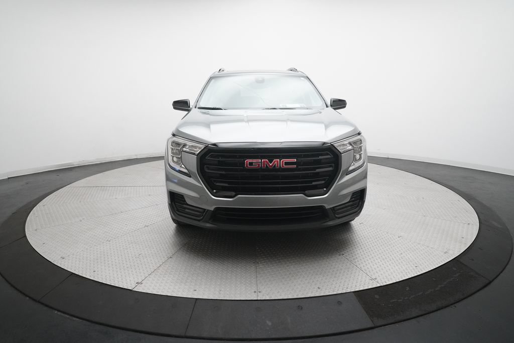 Used 2024 GMC Terrain SLE w/ Driver Convenience Package AWD/4WD image 11