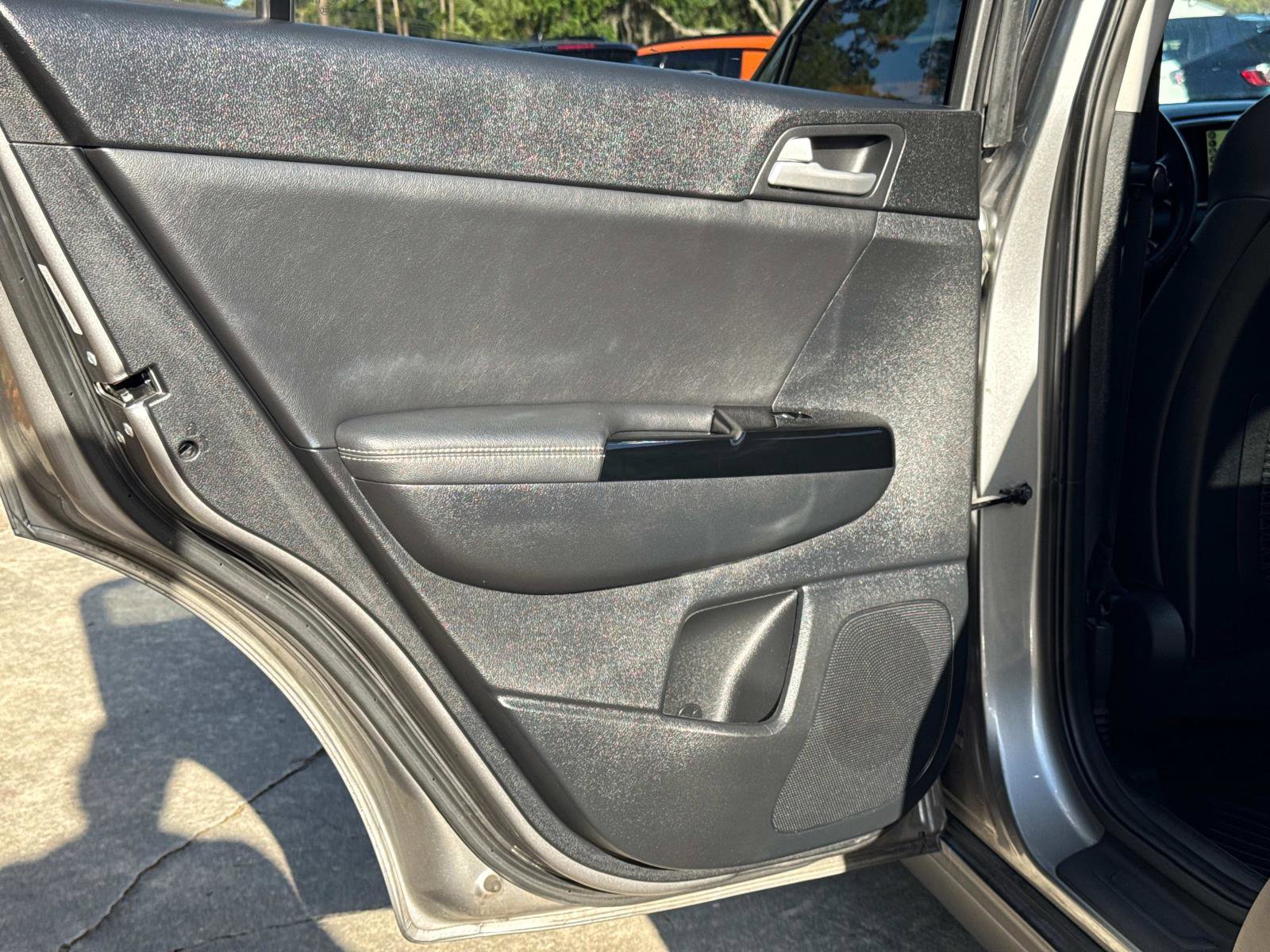 Used 2022 Kia Sportage EX w/ EX Technology Package image 11