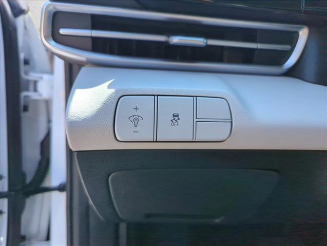 Used 2024 Hyundai Elantra Limited FWD image 15